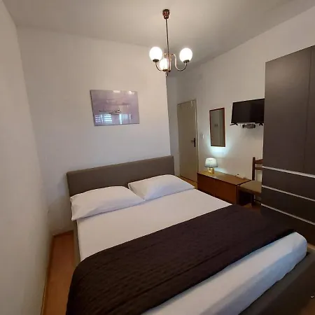 Apartment Ana *